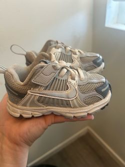 Nike Vomero 5 ,6 c toddler