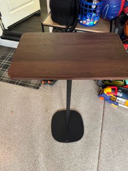 Portable standing desk