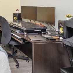 Large Sturdy Brown Desk $200 Obo