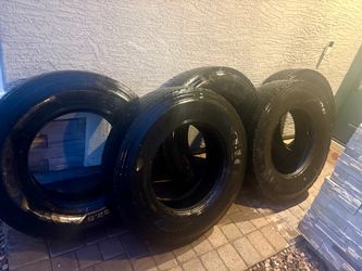 11 R22.5 semi truck Tires