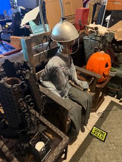 Animated Electric Chair Halloween Prop