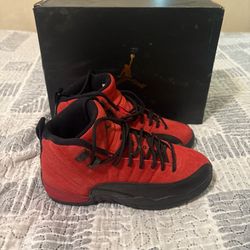 Air Jordan 12 Size 5y Reverse Flu Game Pre Owned