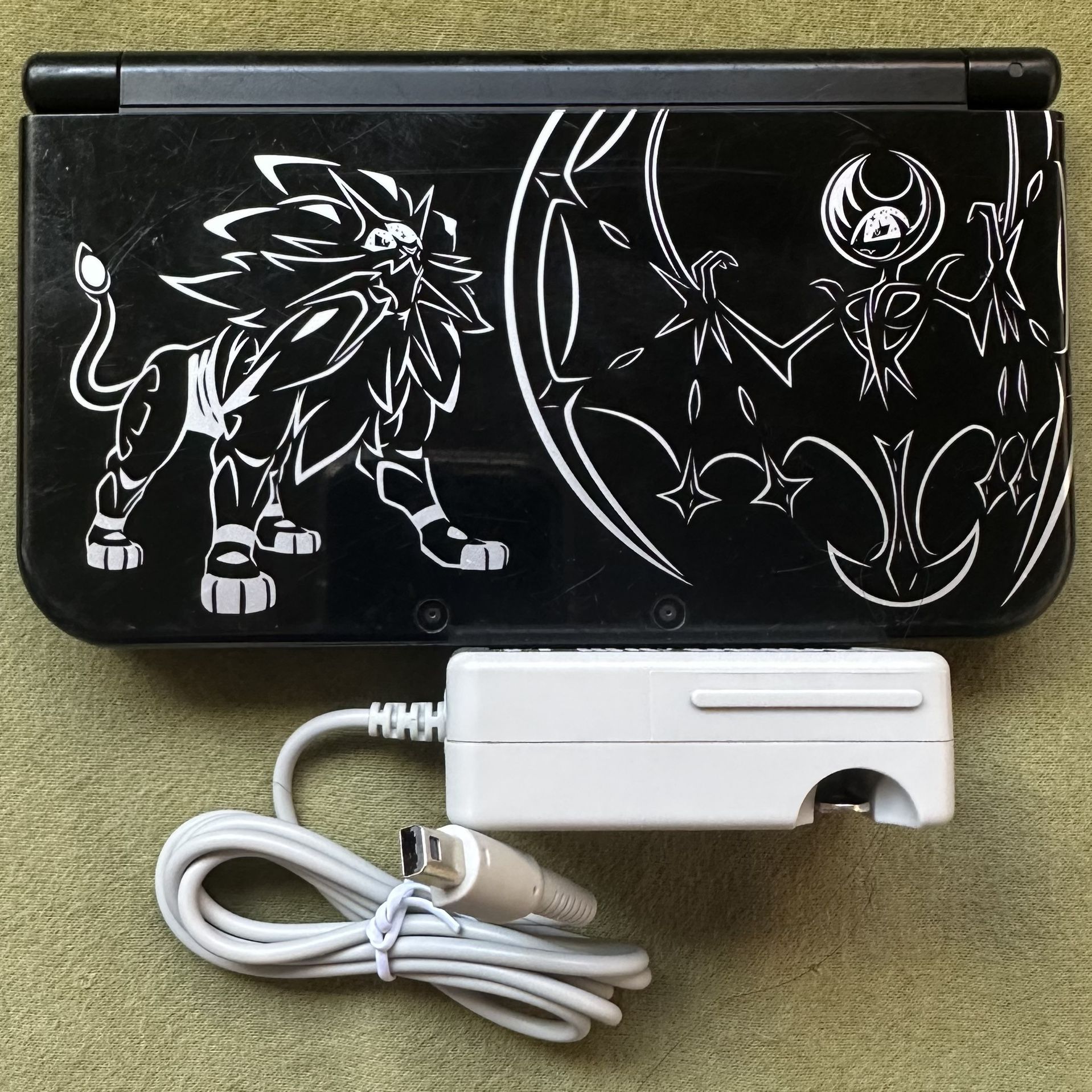 Black New Nintendo 3DS XL Solgaleo Lunala Edition - Top IPS Screen