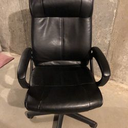 Leather Managers Chair. 39.8”-43.7” H x 25.2” W x 27.2” D. Like New.