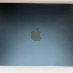 ICloud locked. Apple MacBook Air M2 13.6" 8-CoreCPU 8-CoreGPU 2022 256GB SSD 8GB RAM - Open Box