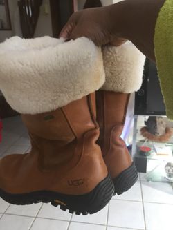 Carmel color ugg boots size 11