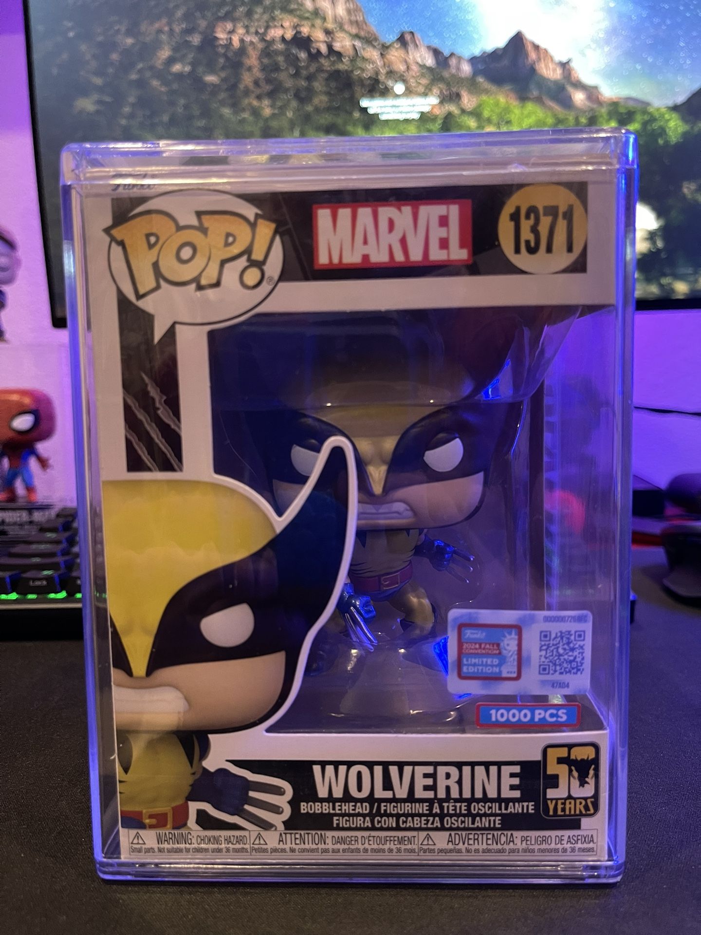 NYCC  SHARED STICKER Wolverine Funko Pop And Deadpool Bag
