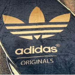 ADIDAS OVERSIZED THROW BLANKET ORIGINALS TREFOIL BLACK GOLD WHITE REVERSE