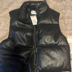 Brand New Puffer Jacket. Size Small 
