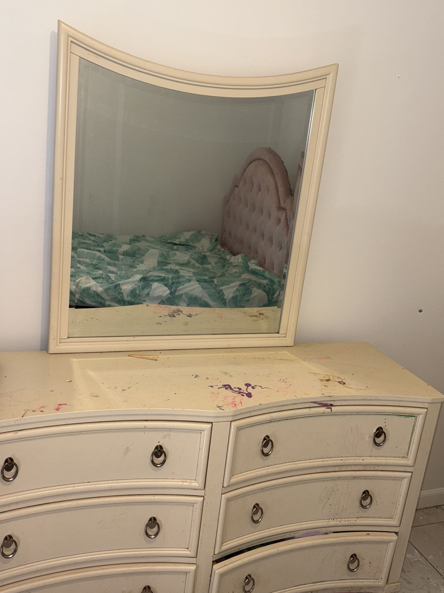 Vintage Dresser can be Painted