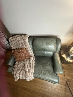 Mckinley Leather Green Genuine Leather Loveseat – Comfy, Sturdy, Priced to Sell!