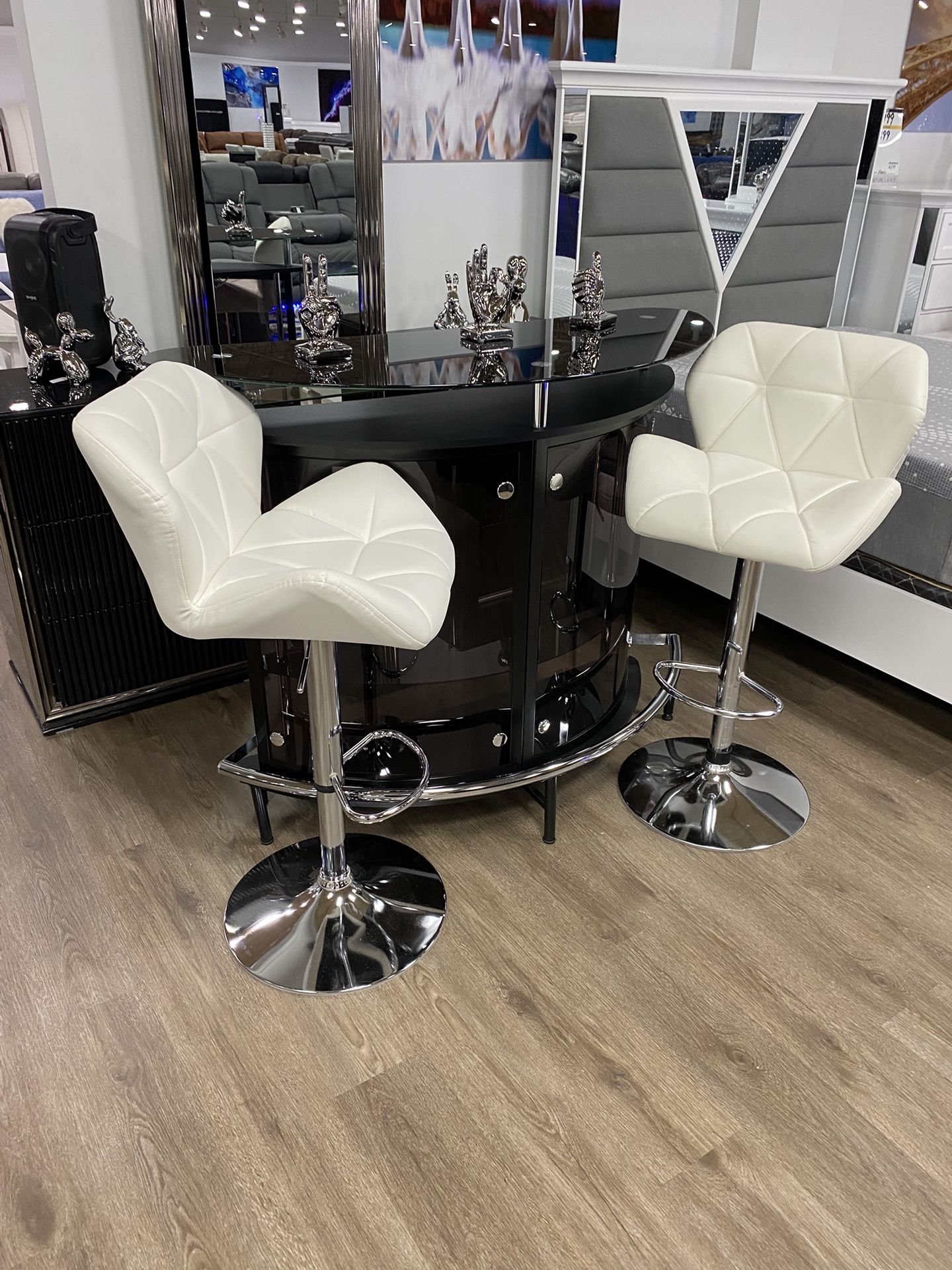 BAR TABLE & 2 STOOLS ON SALE NOW OFFER ENDS 11/25!!!***