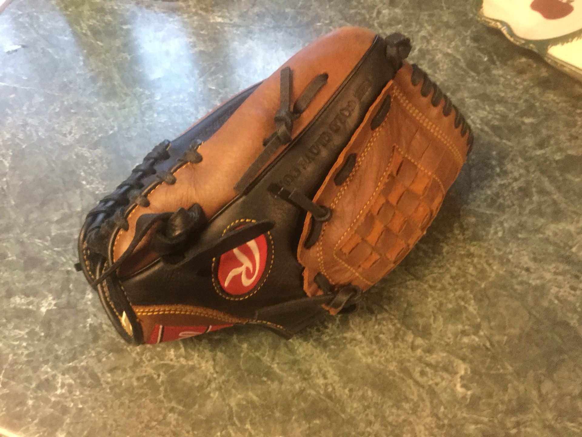 Rawlings-Premium Series D1150PT-Leather-Baseball-Glove-Mitt-Left-Handed-Thrower-11-5 like new condition with 3 hard baseballs or 3 softballs and pai