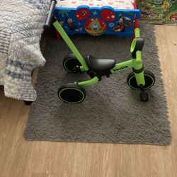 Kids Tricycle With Adjustable Push Bar ! 