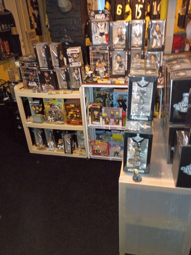 Penguins Bobbleheads And Figures And More 