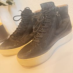 BANANA REPUBLIC Black Snakeskin Platform Sneakers Women's Size 8