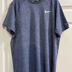 Nike Swim Dri-Fit UPF 40+ Men's Large Blue Short Sleeve T-Shirt - Large - VGUC