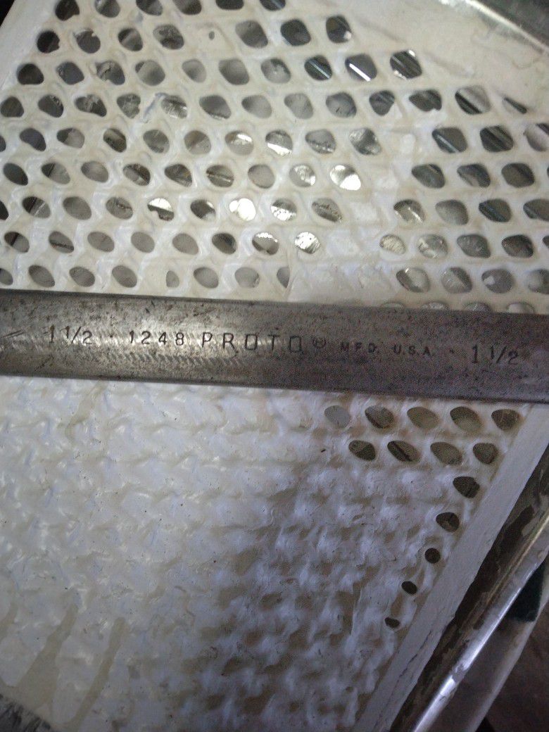 PROTO PROFFESSIONAL 11/2 WRENCH