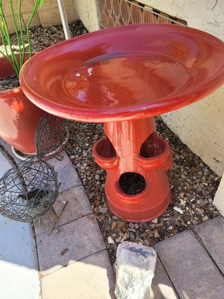 RED CERAMIC BIRDBATH w/ STRAWBERRY PLANTER BASE