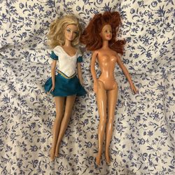 2 Dolls