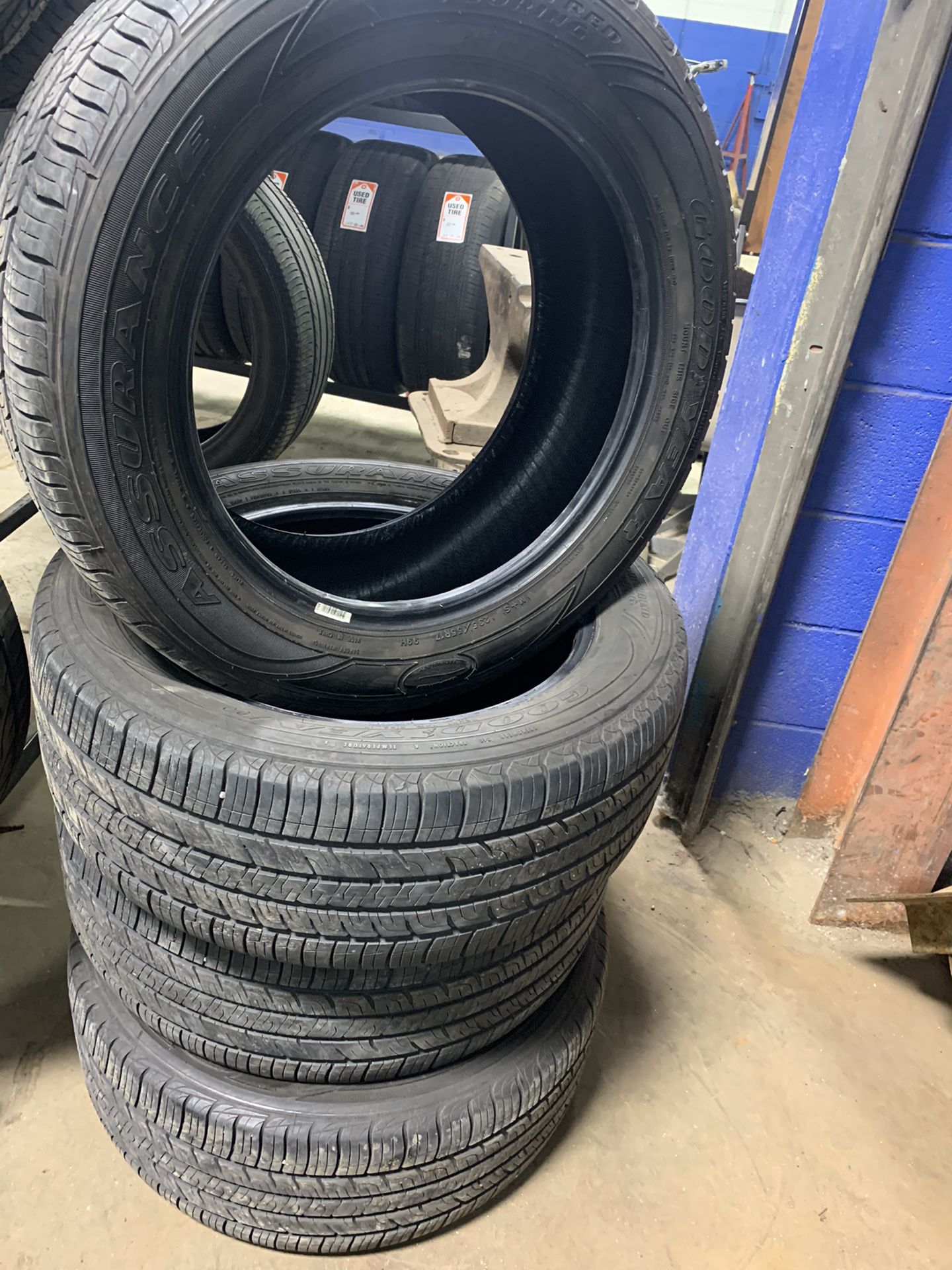 GoodYear Comfortred Touring 235/55/R17
