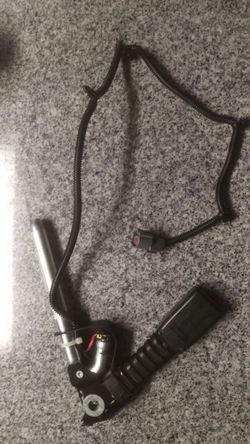 Mazda b series truck seat belt buckle/pretensioner