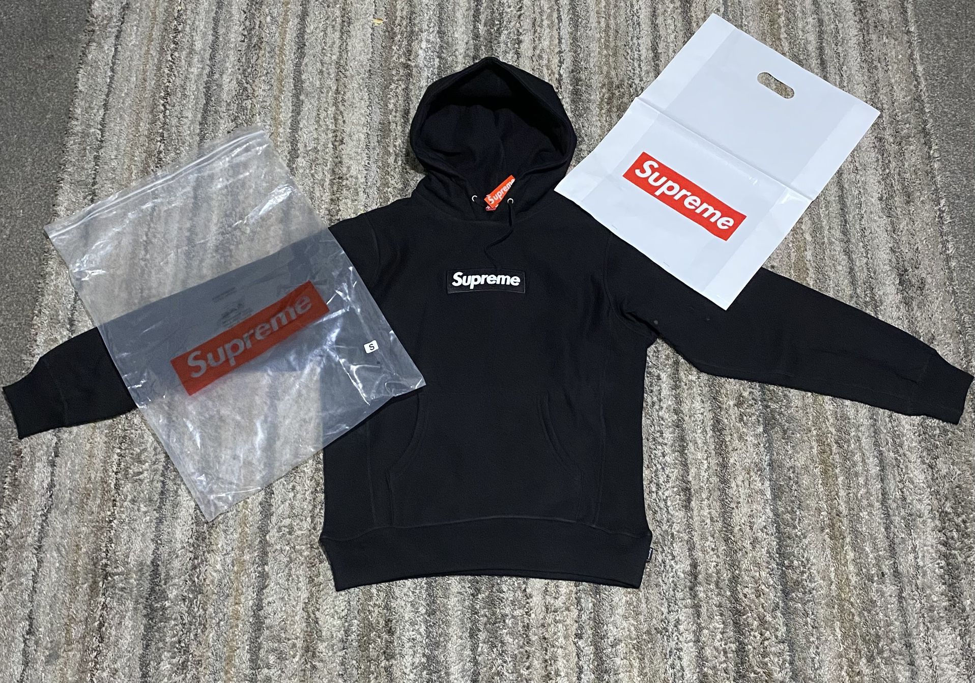 Supreme Hoodie