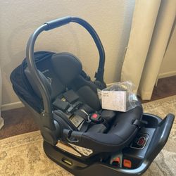 UPPABABY INFANT CAR SEAT ARIA 