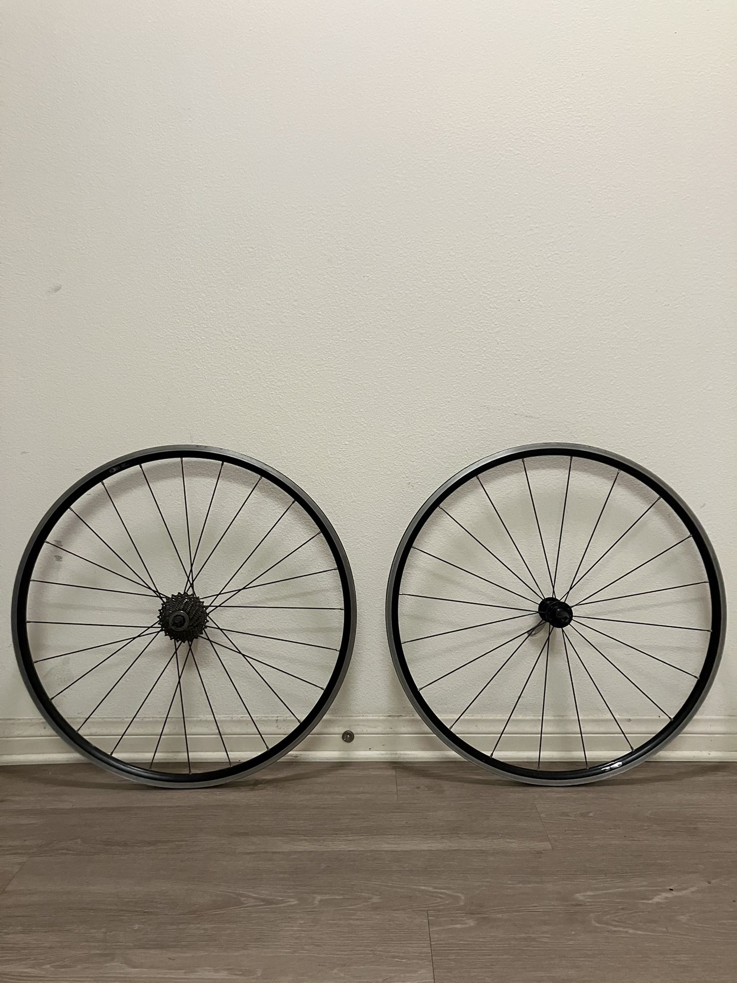 shimano 700c wheelset road bikes with 105 cassette