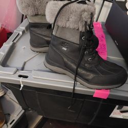 Woman's Snow Boots