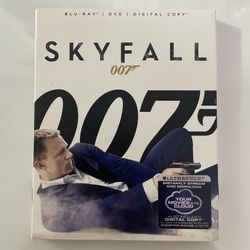 SKYFALL 007 Blu Ray Sealed Brand New