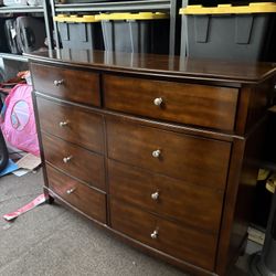 8 drawer dresser with mirror