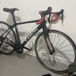 Trek Domane SL 5 Carbon Road Bike – Shimano 105 – Bontrager TLR Wheels – 50cm