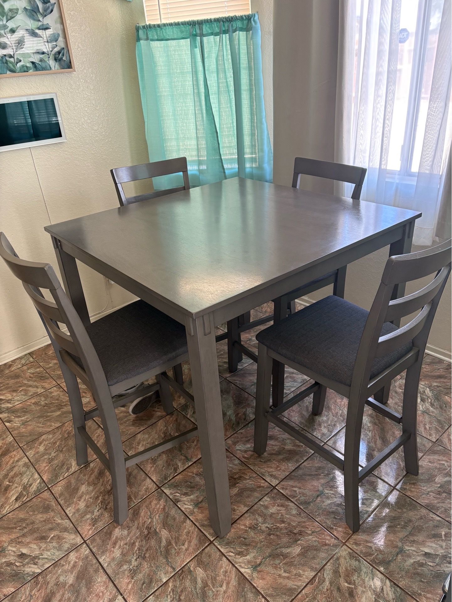 Kitchen tables/ bar stools