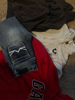 CLOTHES LIKE TRUE RELIGION AND GAP AND JEANS