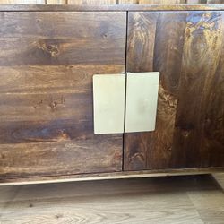 High End Cabinet