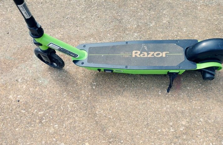 E90 Razer Electric Scooter