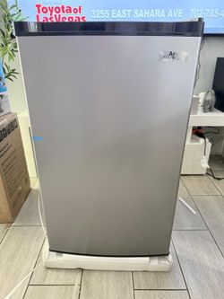 Arctic King 4.4 Cu. Ft. Mini Fridge – Black Stainless Look