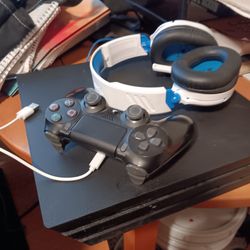Ps4 With Controller And Turtle Beach Headset!!!