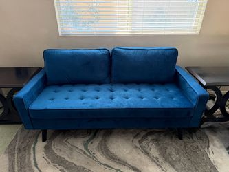 **Blue Velvet Sofa – Modern Tufted Couch**