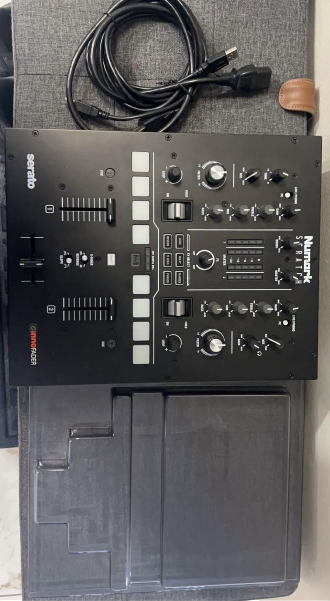 Numark (Serato)Scratch Mixer w/ marathon case and dust cover