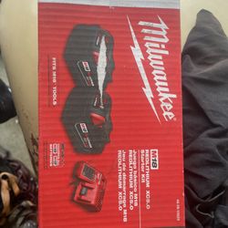 5.0 Ah Milwaukee Battery Set 