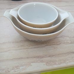 Old Pyrex 3 Piece No Chips