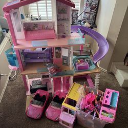 Barbie House/accessories.