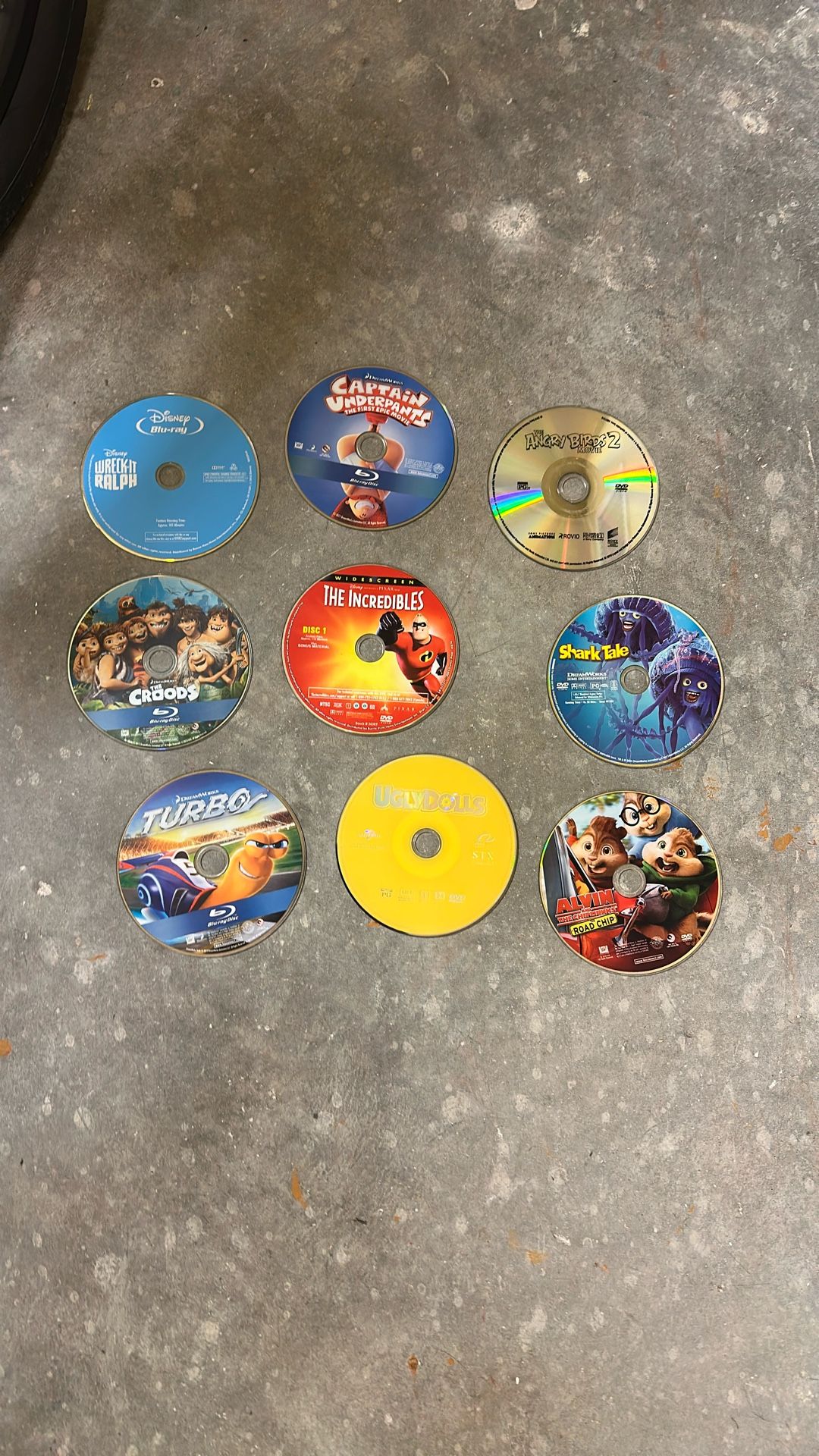 Family DVD/Blu-ray Set (Retail 80$)