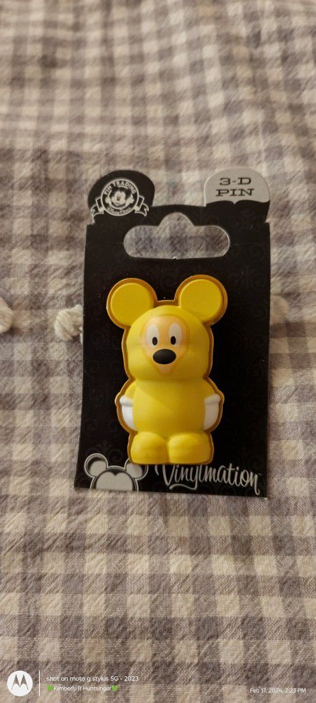 "Vinylmation" Disney Pins