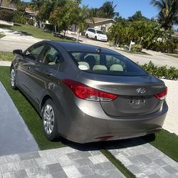 2013 Hyundai elentra