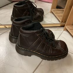 Dr Martins- Leather Brown- Mens 5 Women’s 7