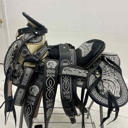 Montura Con Bordados Cantinas Redondas 