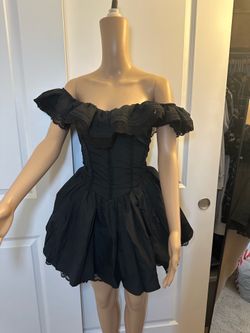MEDIUM Puffy corset dress